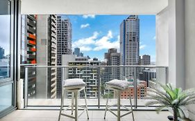 Comfy 2Br Apt Near Southern Cross With City Views